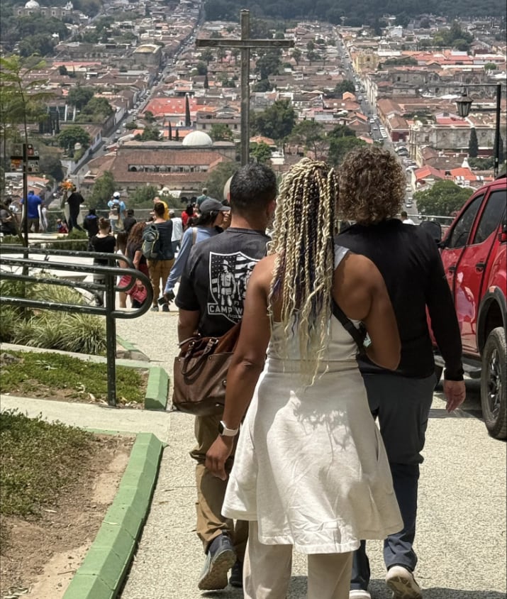 Volunteers walking down Cerro de la Cruz in Antigua